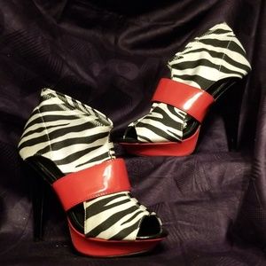 Shoes: Open Toe Animal Print Heels